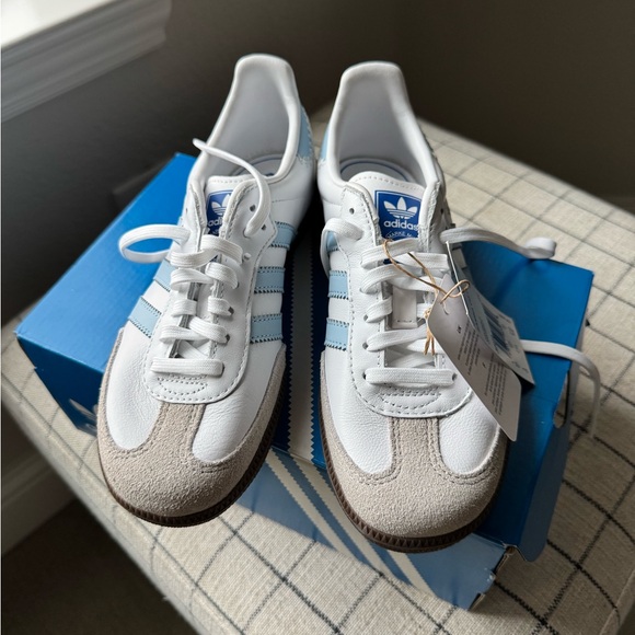 Adidas Samba OG White and Light Blue Shoes - Picture 2 of 4